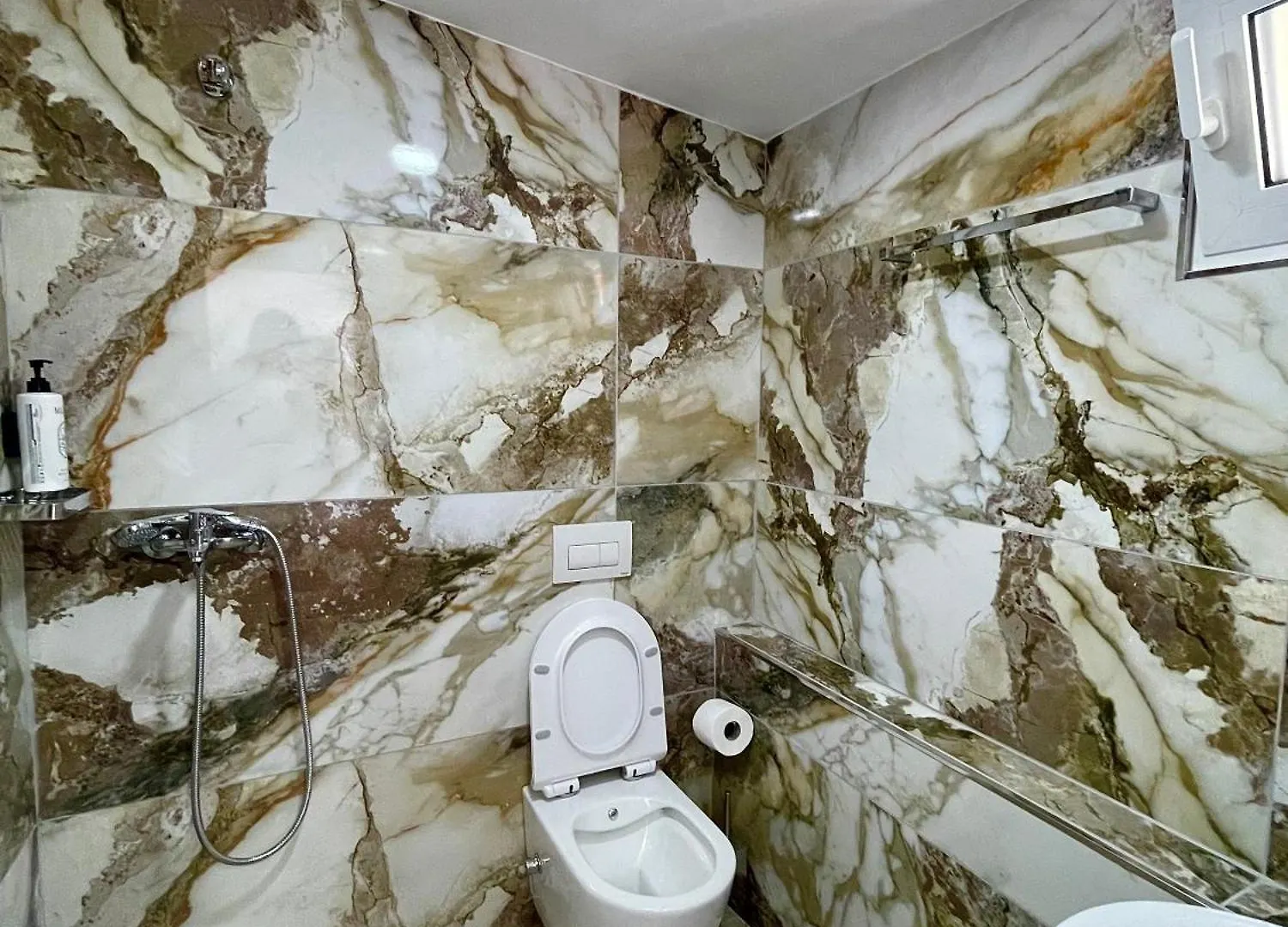 Kloi Luxe Appart-Hotel Shengjin 2*,  Albania